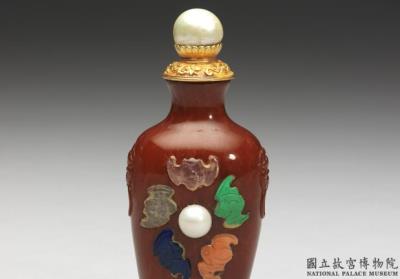 图片[2]-Amber snuff bottle with five bats (blessings) circling a pearl, 18th century, Qing dynasty-China Archive